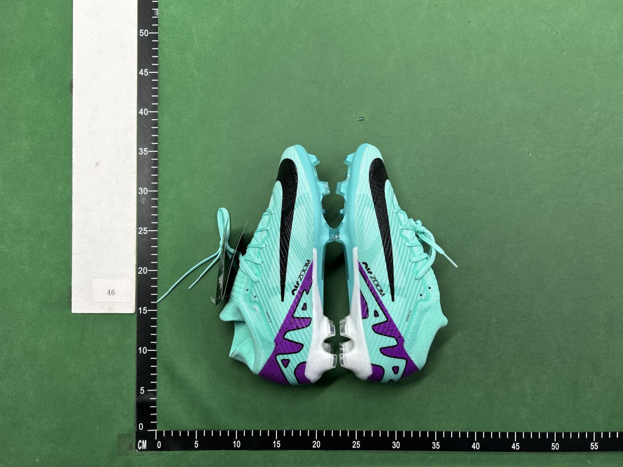 Nike soccer shoes  -2