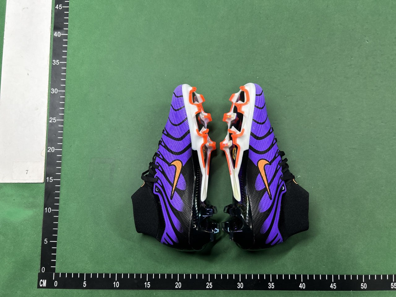 Nike soccer shoes  -3