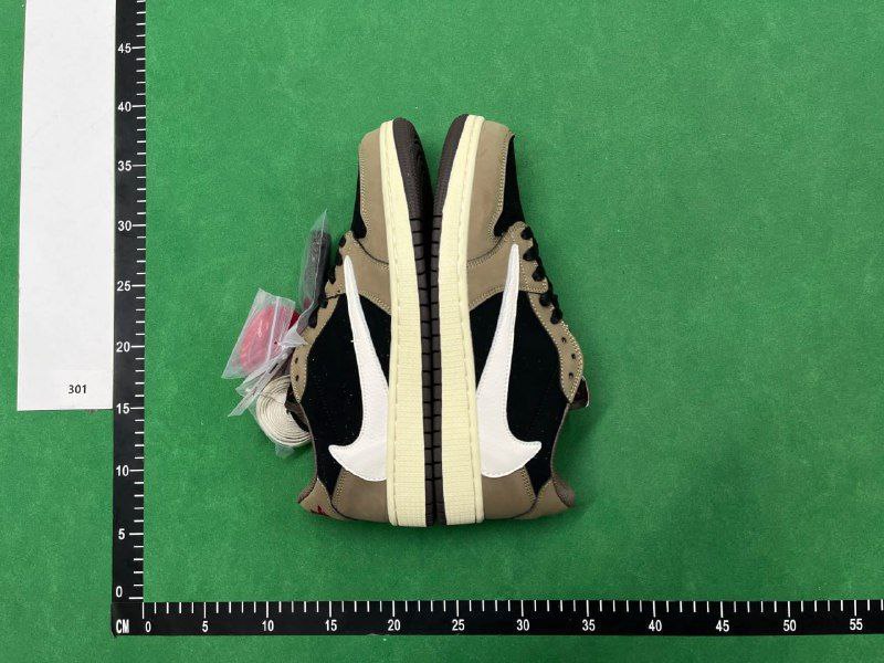 JORDAN  1   TRAVIS   SCOTT -3