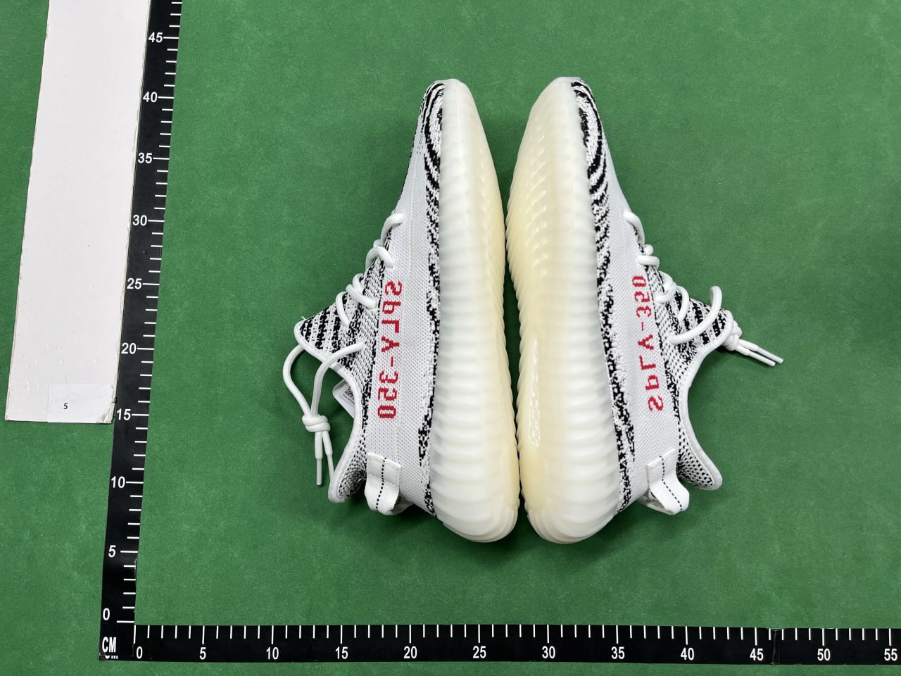  Yeezy   Boost   350V2 -2