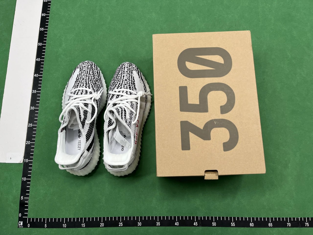  Yeezy   Boost   350V2 -3