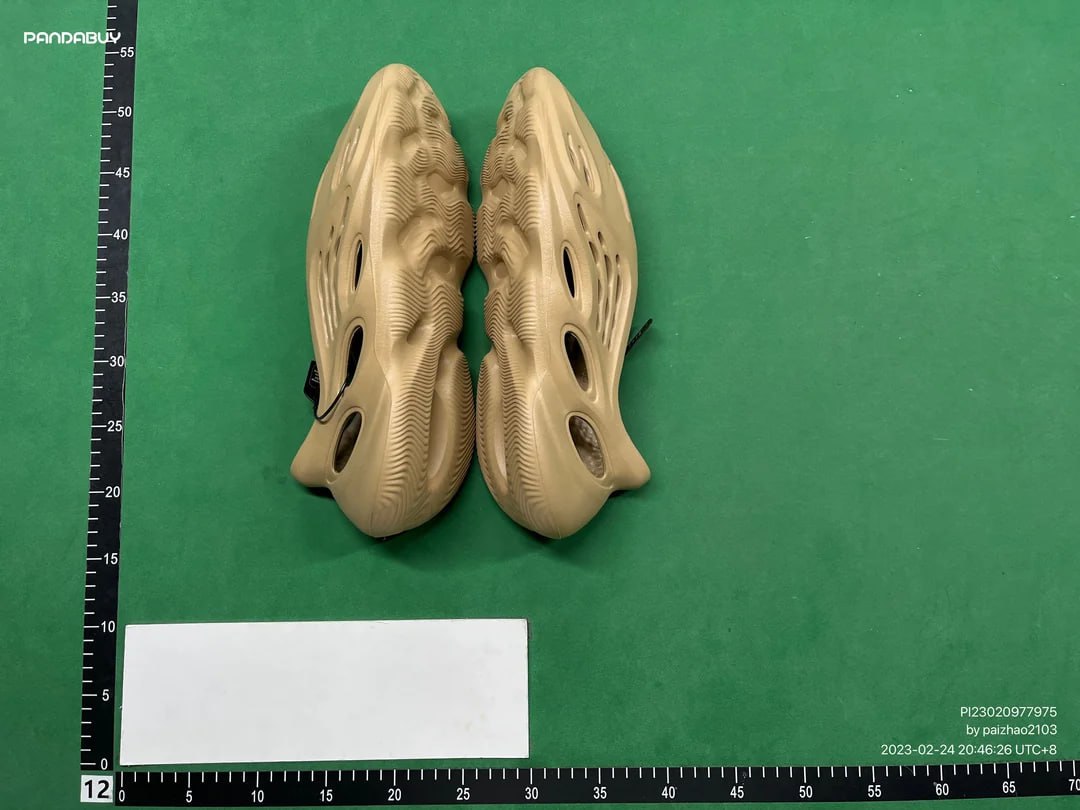 Yeezy Foam Runner -4