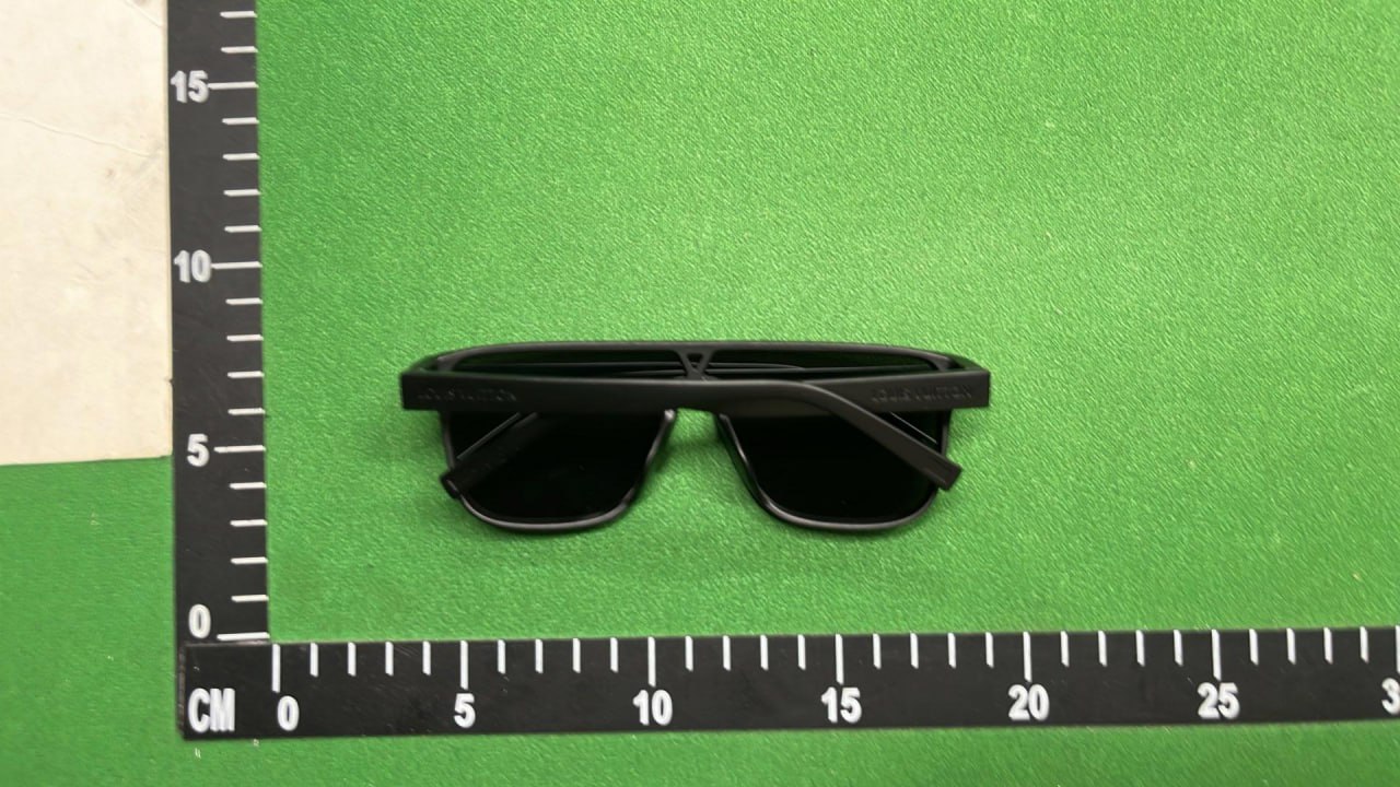  Louis Vuitton Sunglasses -4