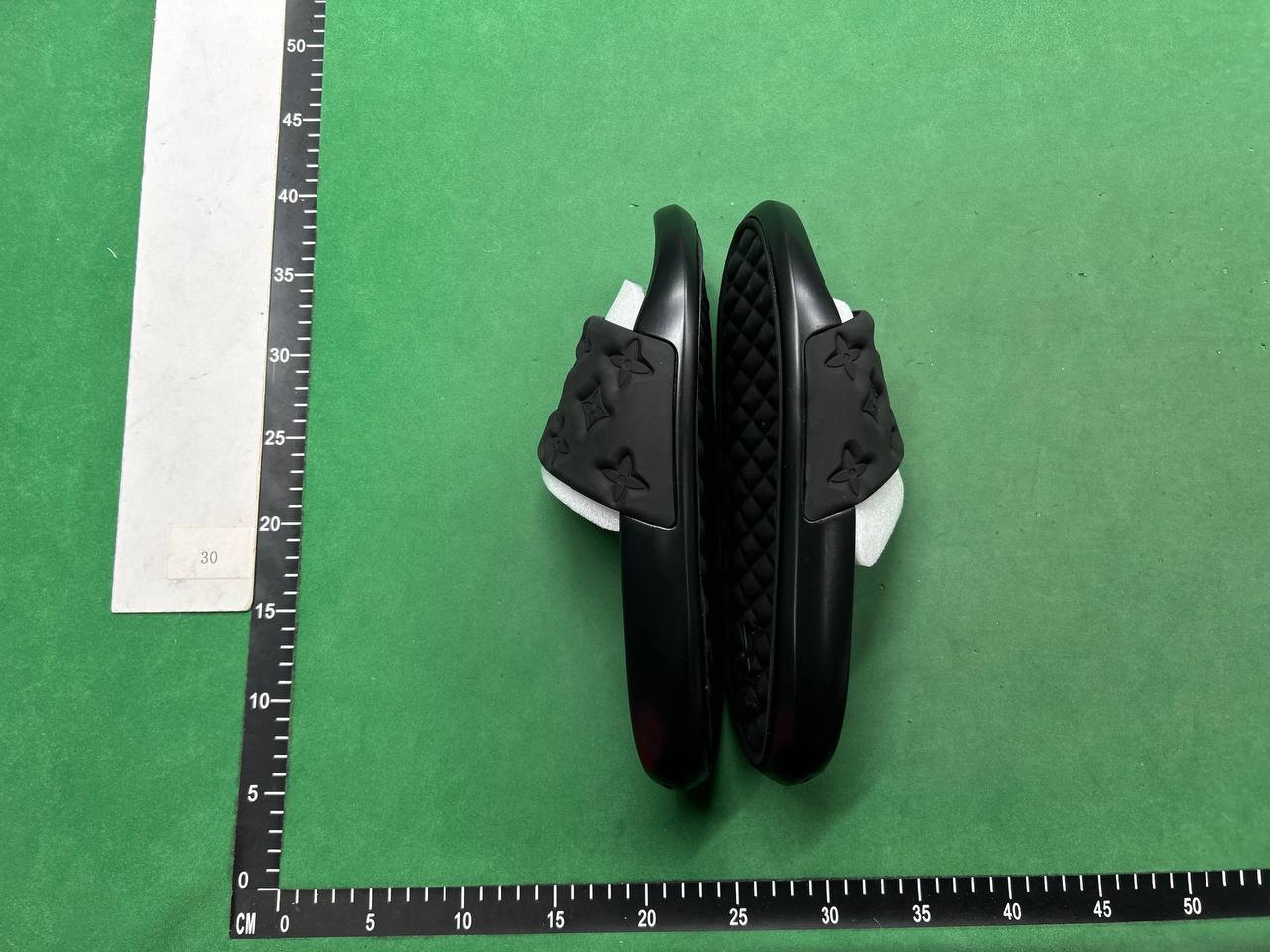 LOUIS VUITTON SLIDES -4