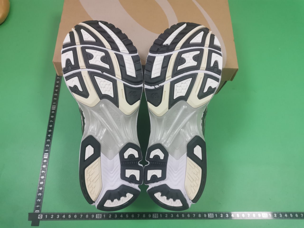 ASICS GEL-Kahana 14 -5