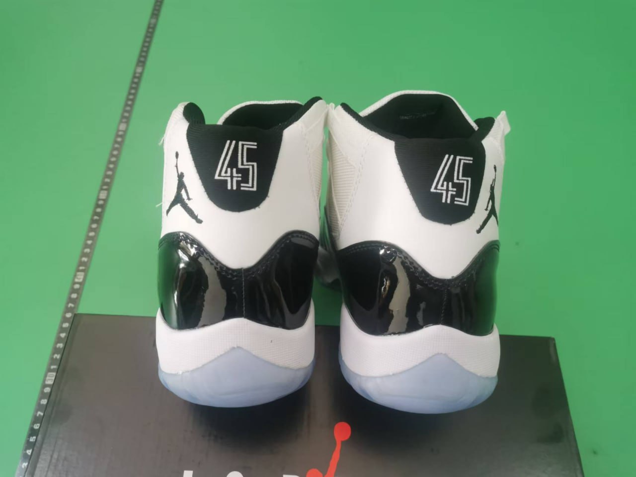 TOP    JORDAN  11 -4