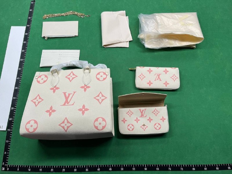 LV Louis Vuitton Leather Bags -5