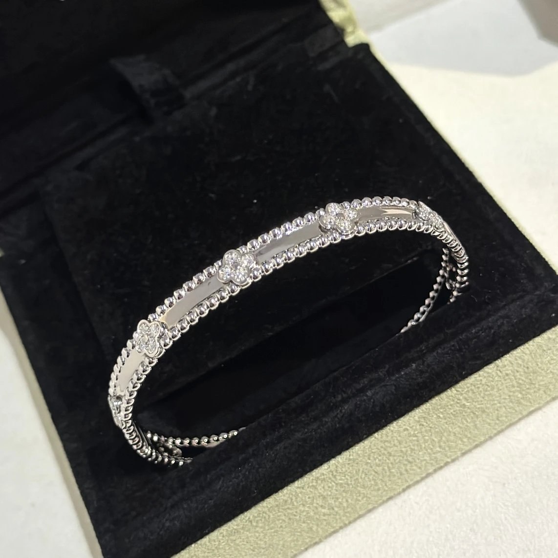 Van Cleef & Arpels bracelet earrings -4