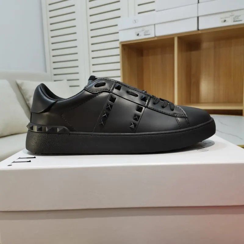 VALENTINO GARAVANI Open