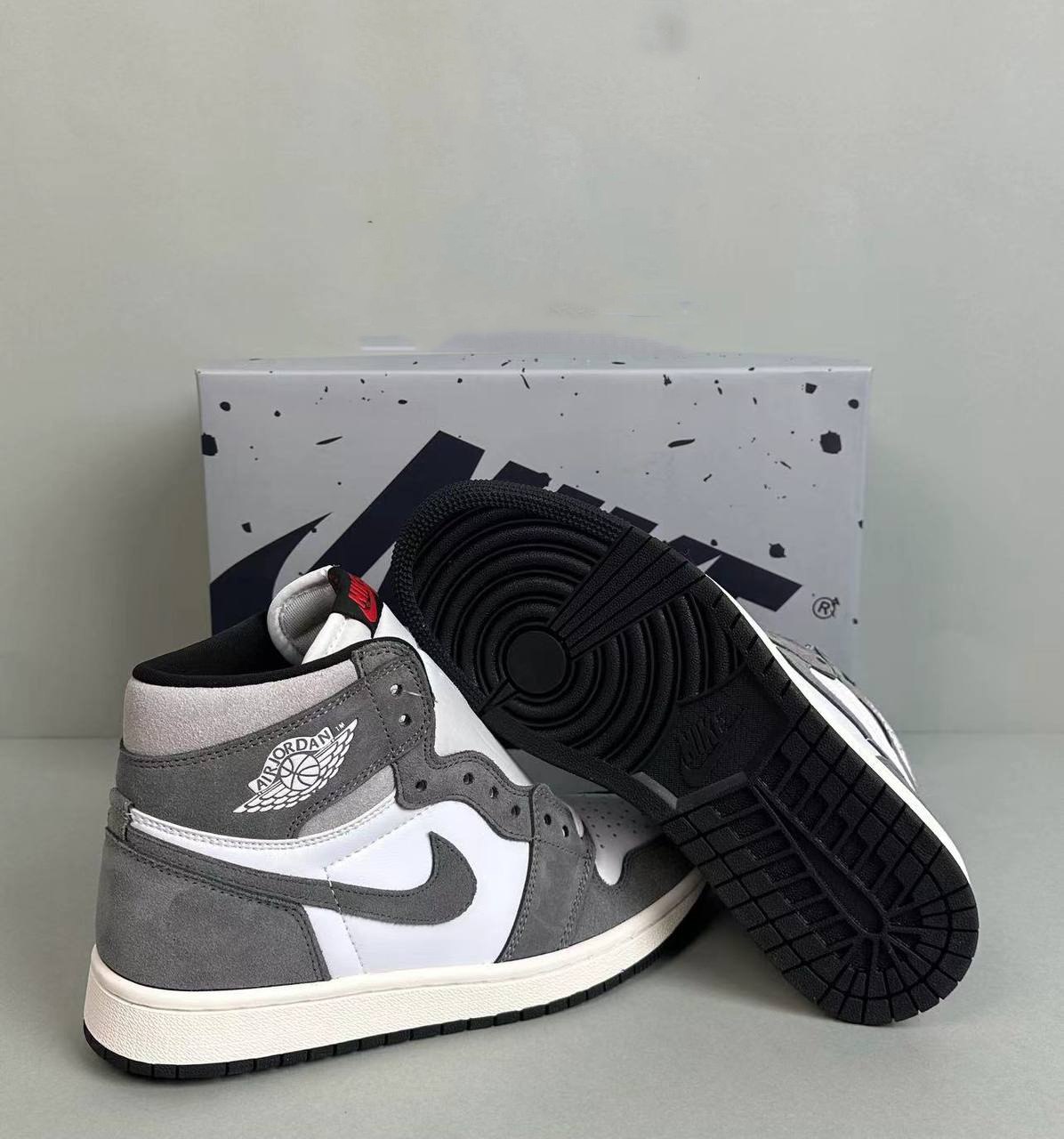 NIKE AIR JORDAN 1 Hight -3