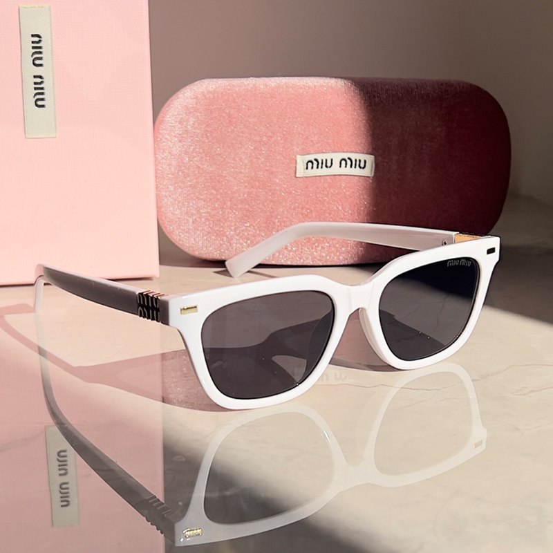 Miu miu sunglasses (40+)