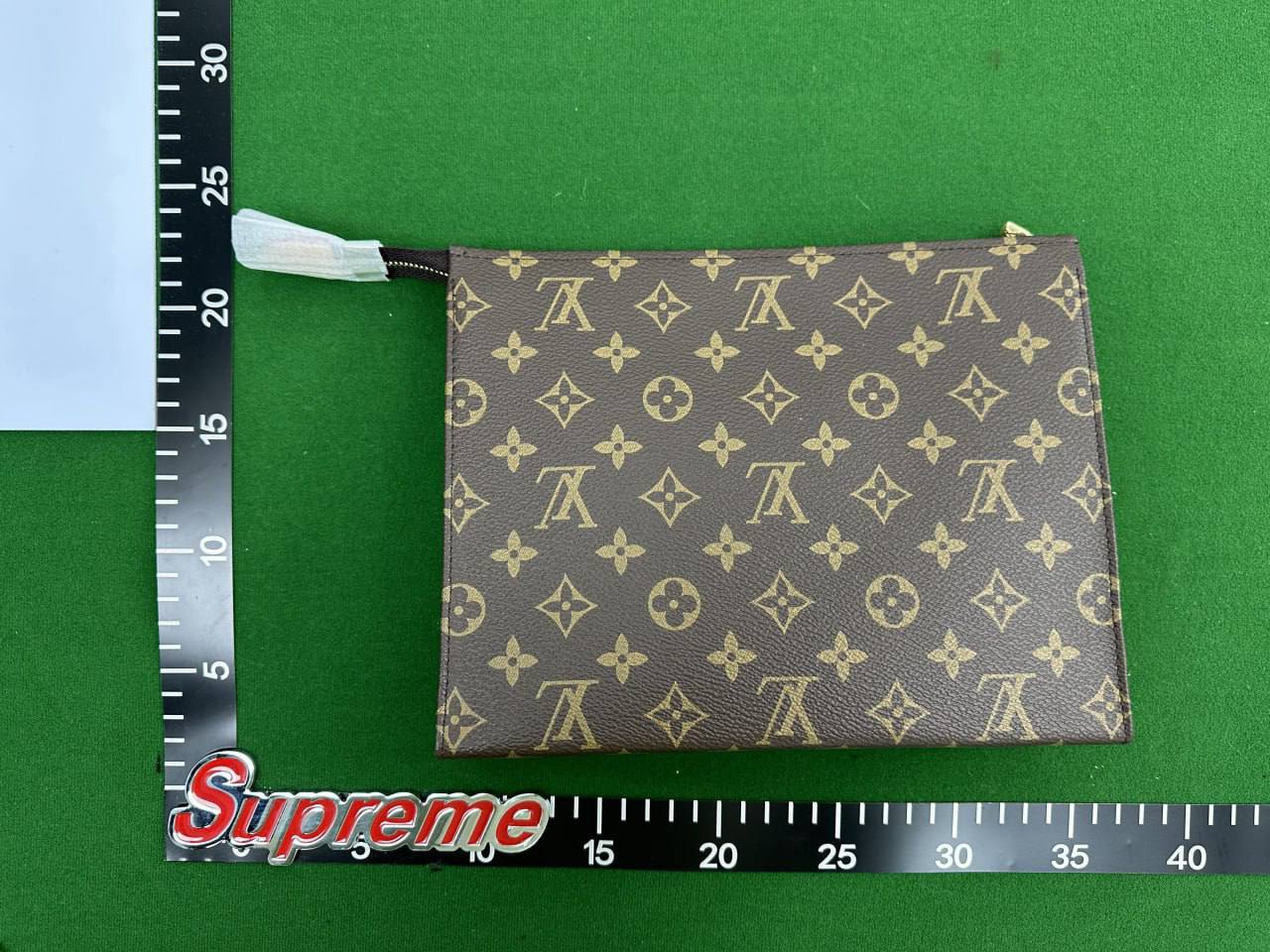 Louis Vuitton Toiletry Pouch  -3