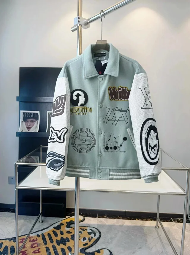 lv sweater/jacket/sweatshirt  