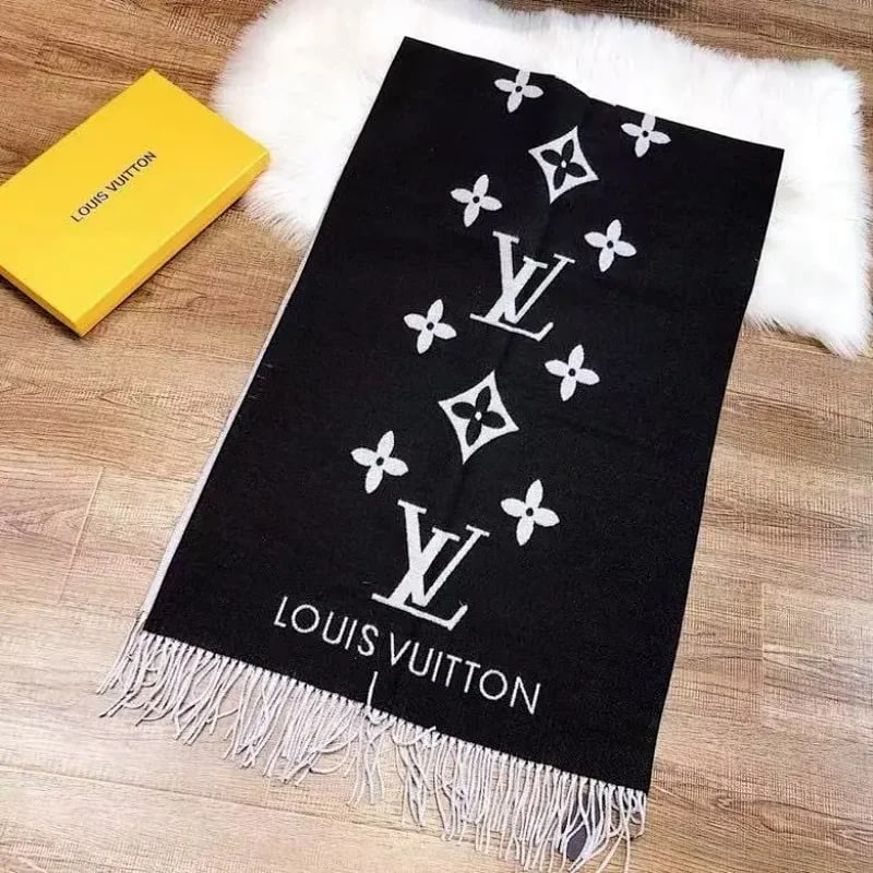 LV Louis Vuitton Burberry scar
