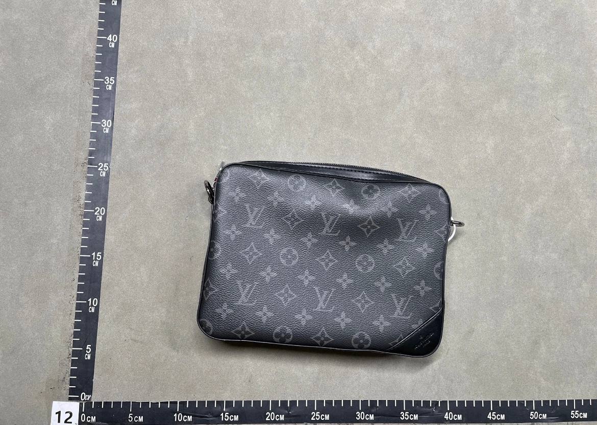 LOUIS VUITTON TRIO MESSENGER  -3