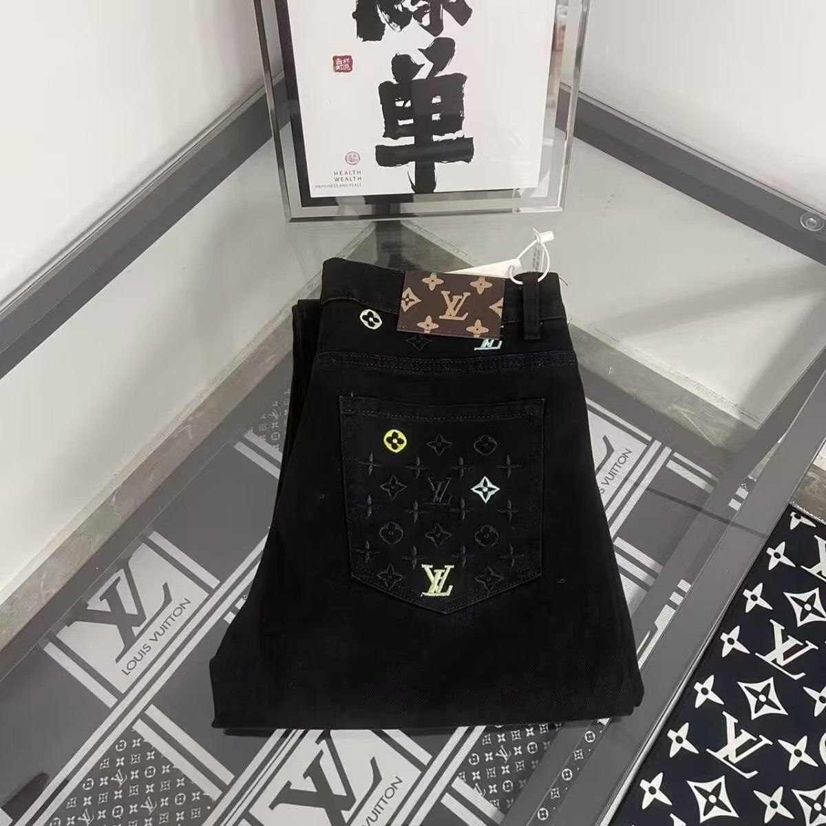 LV Golden Classic Jeans -2