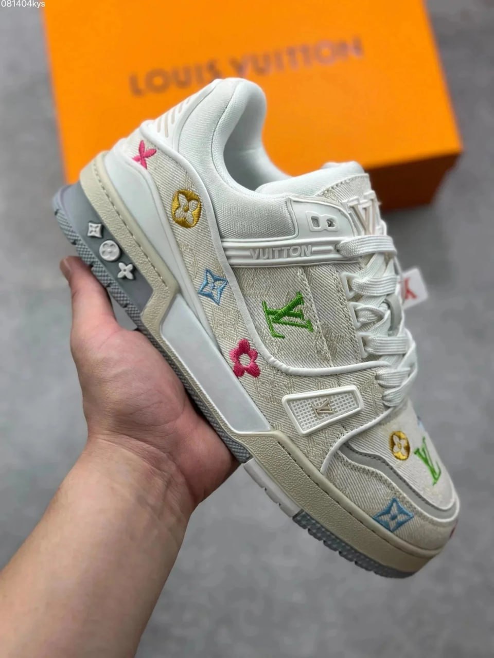 LV Louis Vuitton sneakers (30+