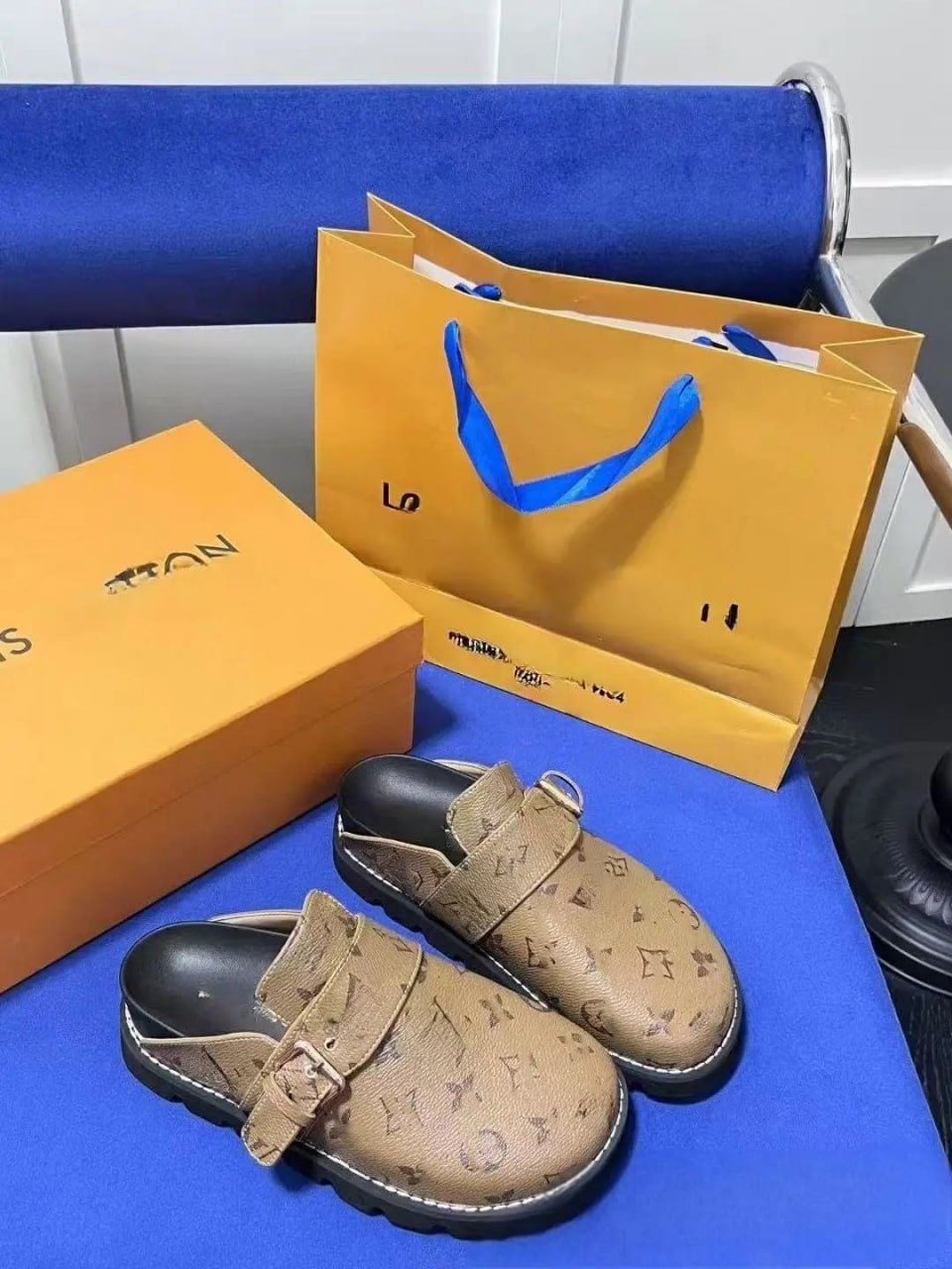 Lv Slippers ( 36 + styles) -3