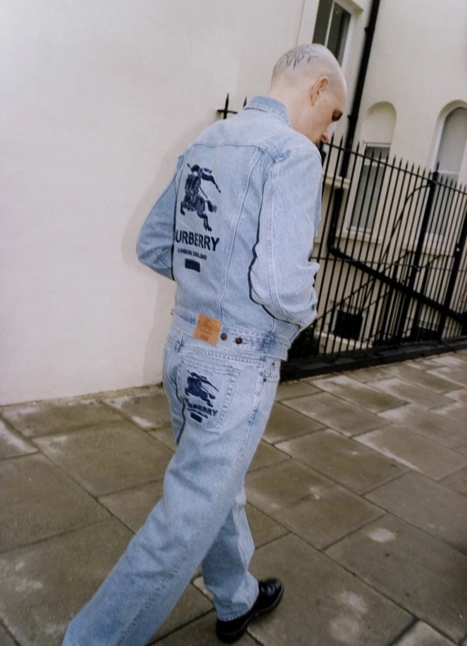 Burberry  horse Denim collecti