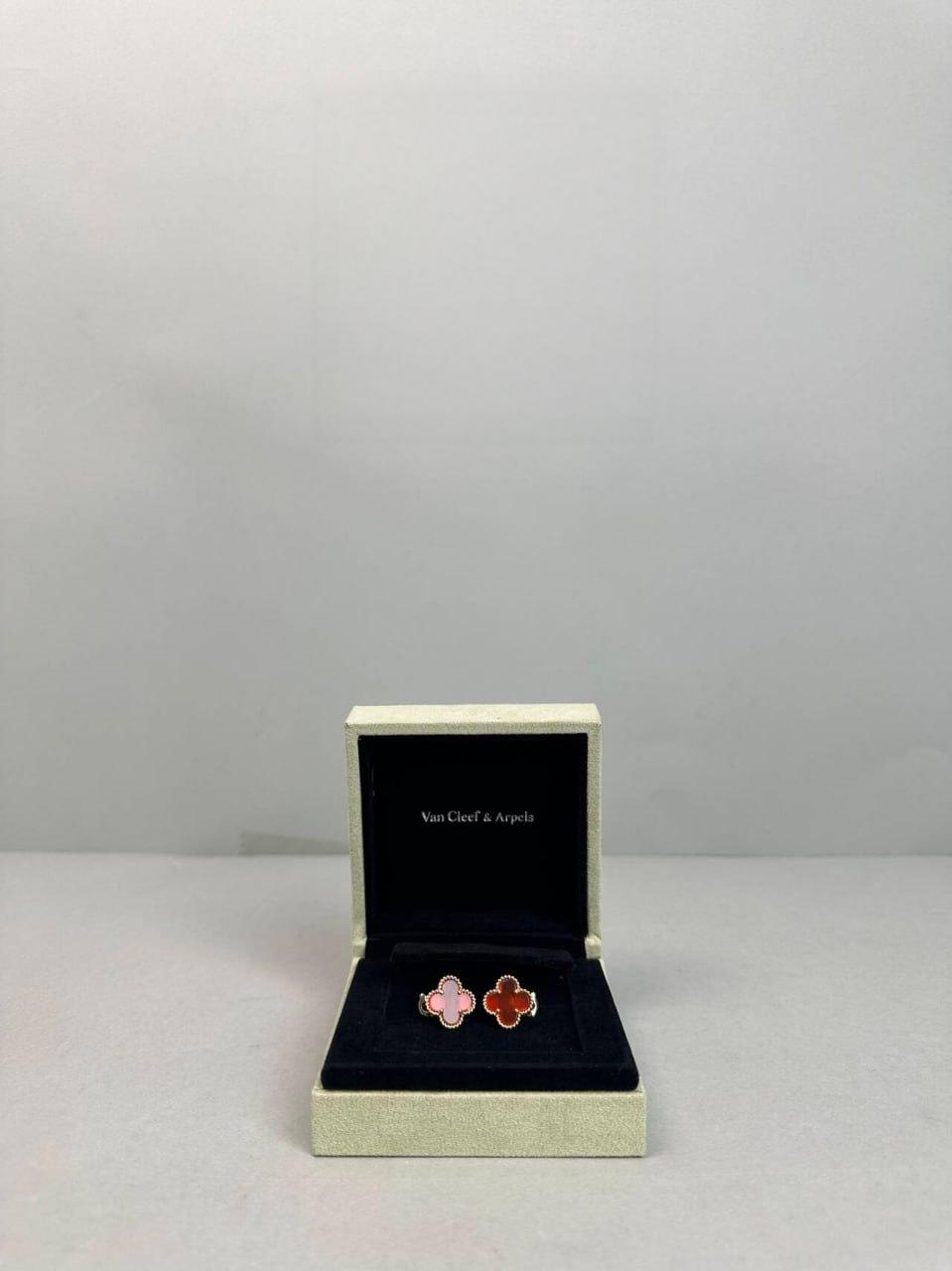 Van Cleef & Arpels Earring -4