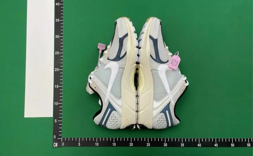 Nike Air Zoom Vomero 5 -3