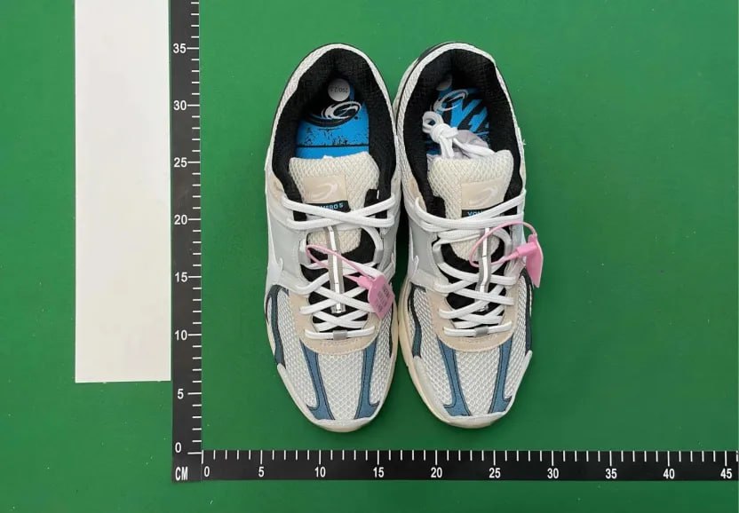 Nike Air Zoom Vomero 5 -5