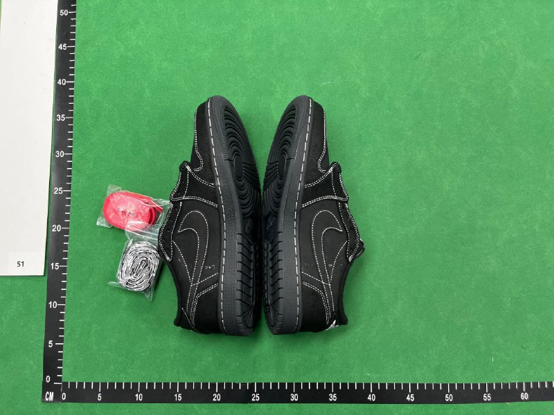  AJ1 X Travis Scott -3