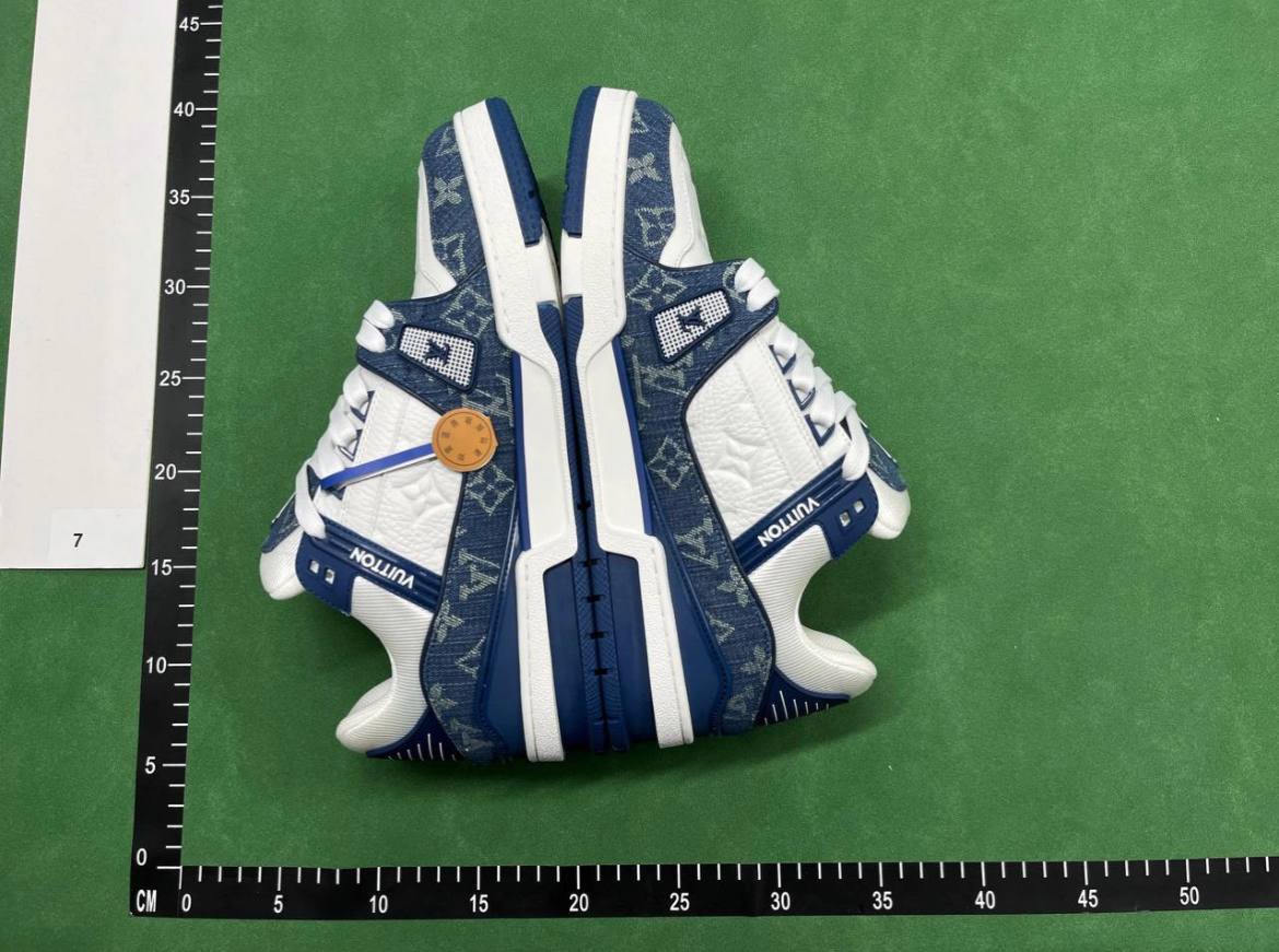 Louis Vuitton Trainer Sneaker -2