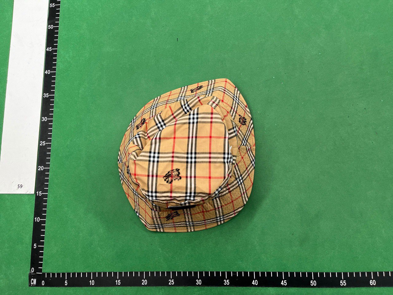 burberry hat      -2