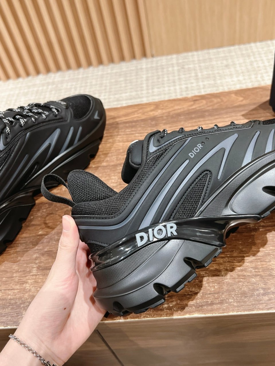 DIOR  B32 -3