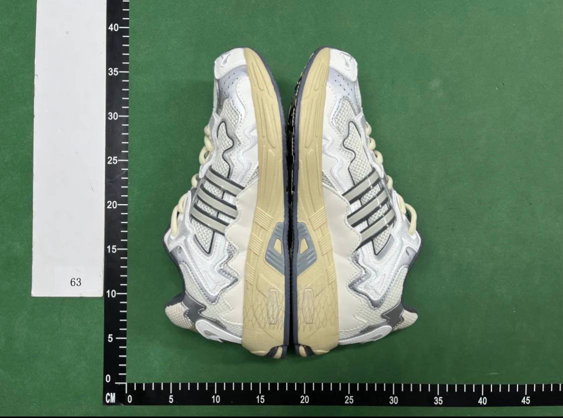 Bad Bunny x Adidas Response CL -2