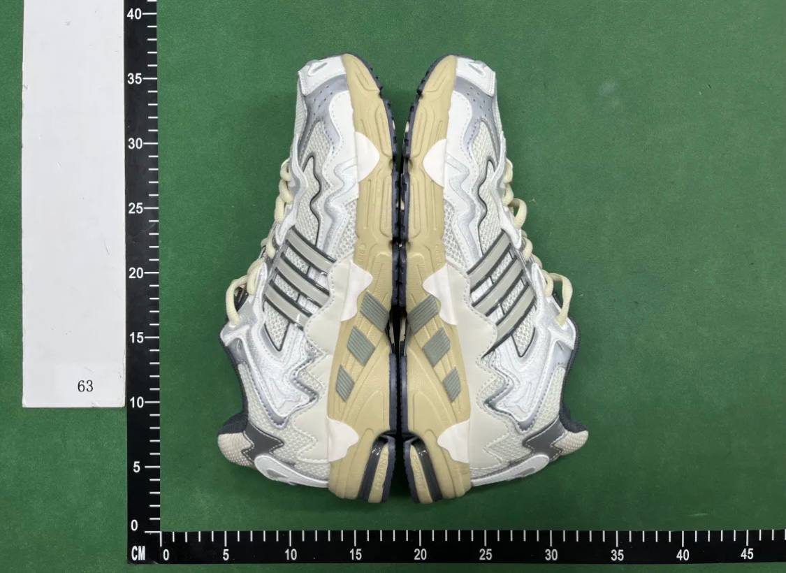 Bad Bunny x Adidas Response CL -3