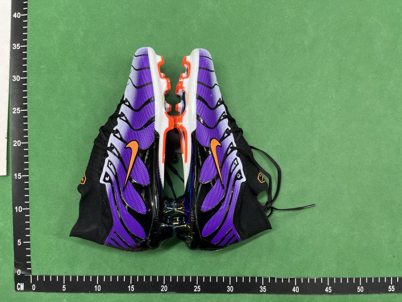 Nike soccer shoes  -4