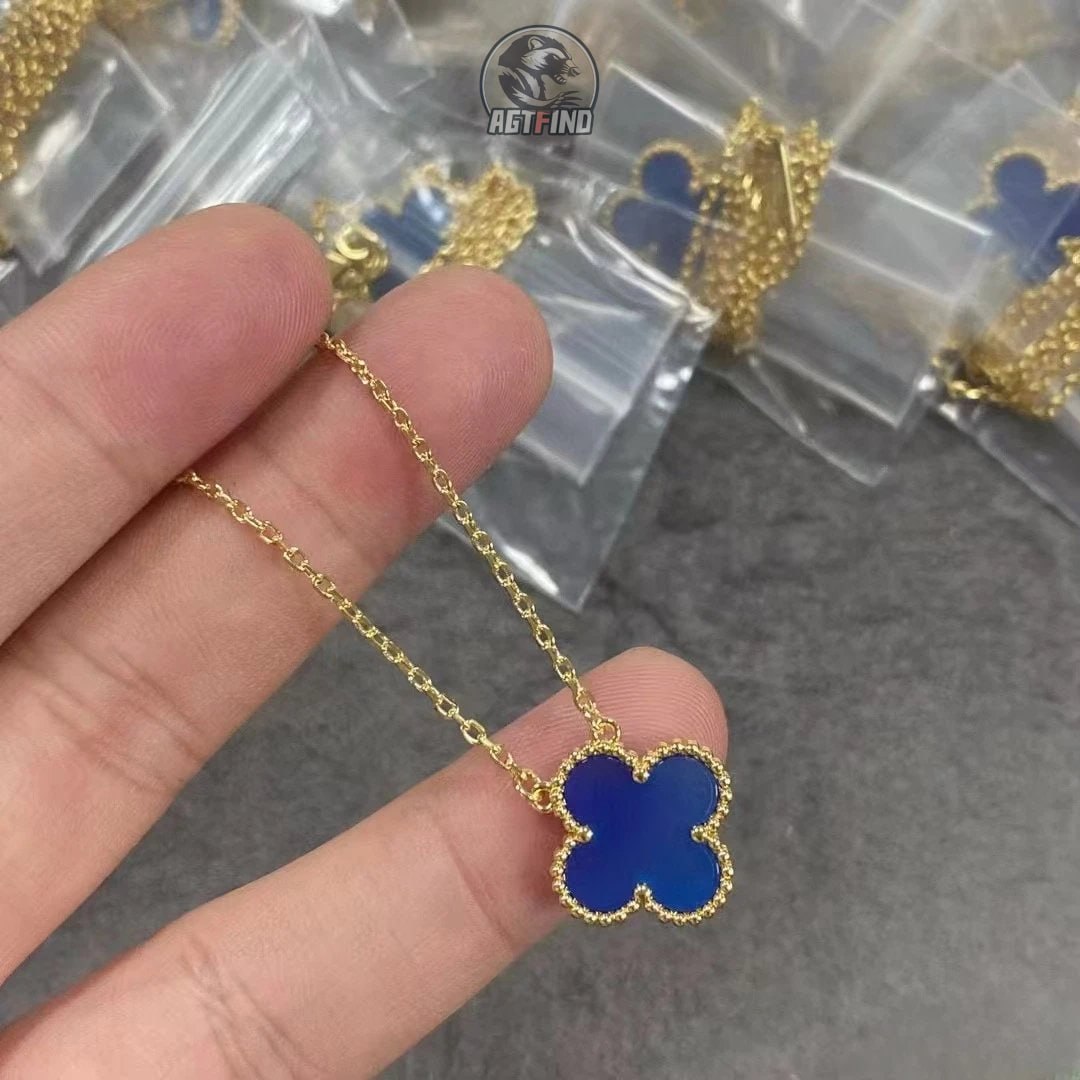 Van Cleef & Arpels __ VCA necklace  (10+ -2