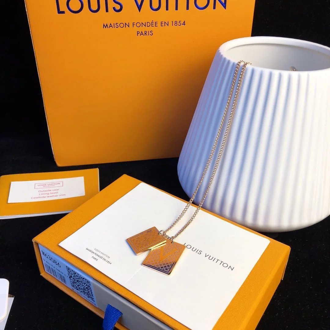  Louis Vuitton jewelry