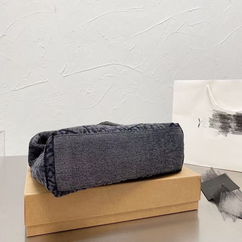 Saint Laurent small fragrance 