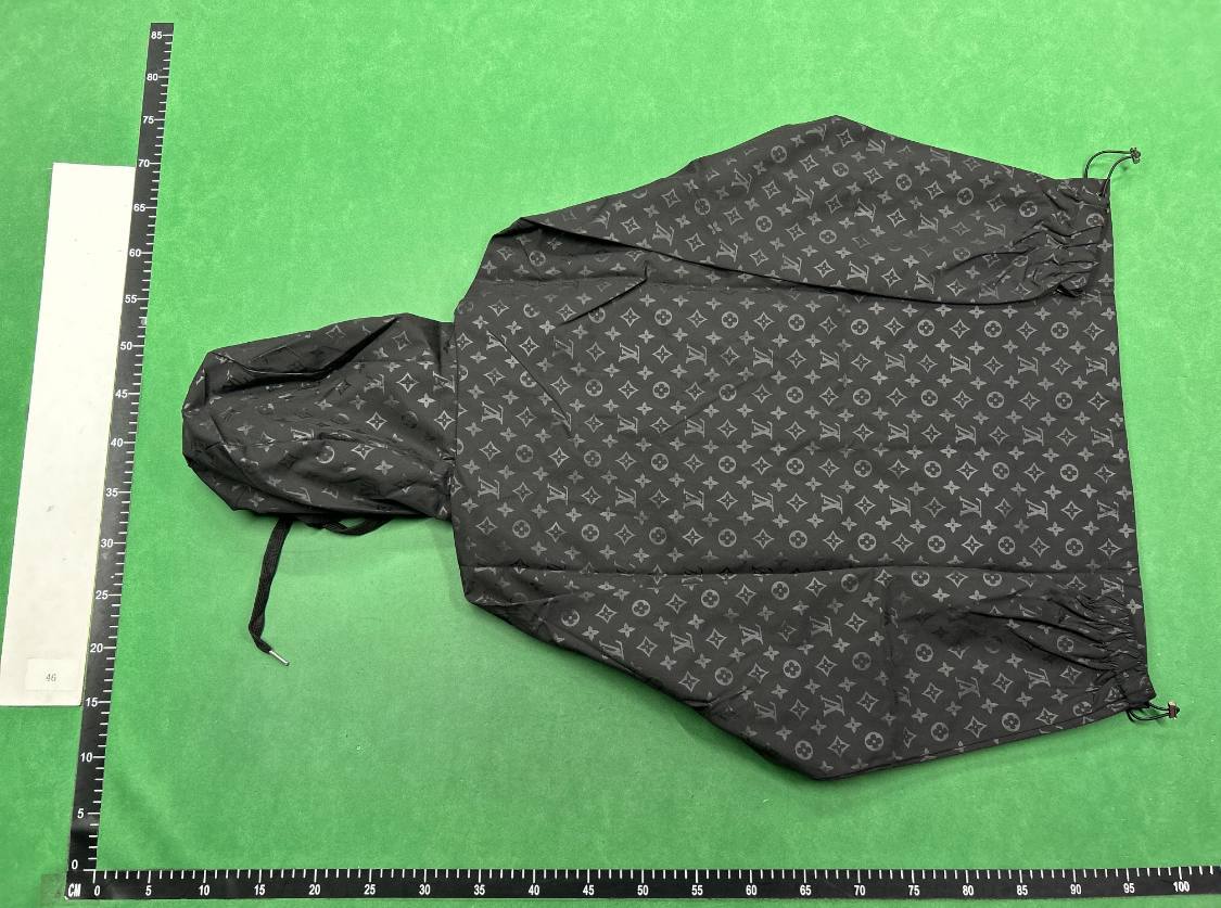 LOUIS VUITTON WINDBREAKER -2