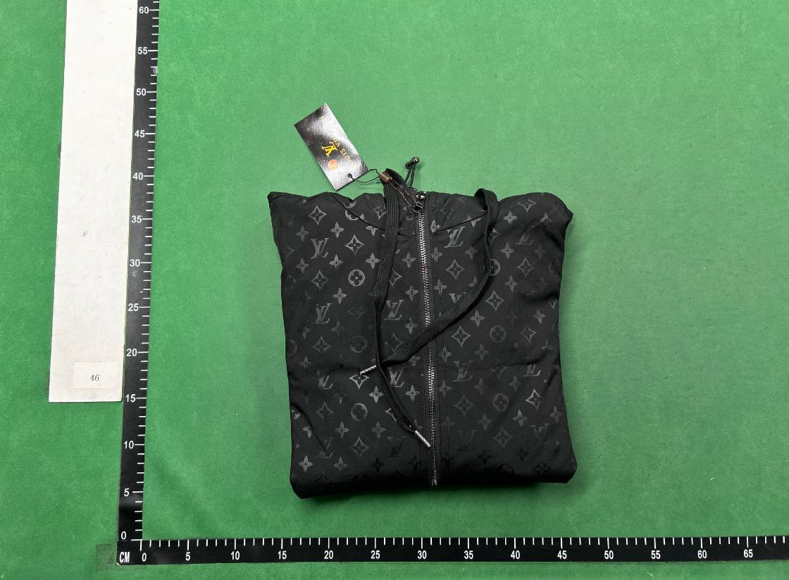 LOUIS VUITTON WINDBREAKER -3