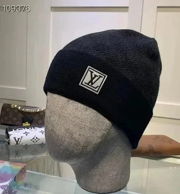LV knitted hat                                       -2