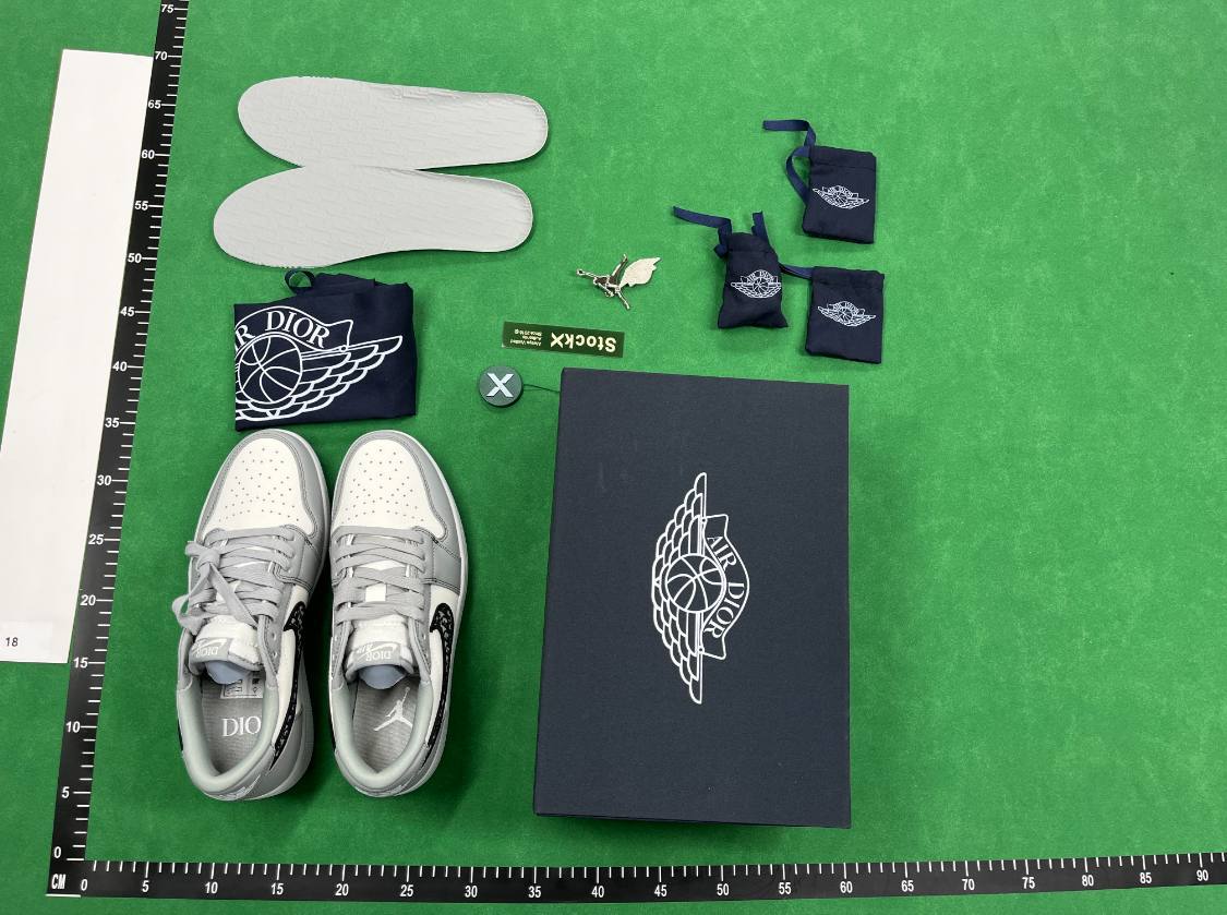 dior air jordan                         -5